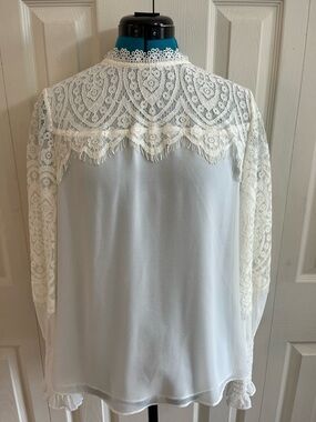 White House Black Market Ivory Lace Yoke Long Sleeve Blouse